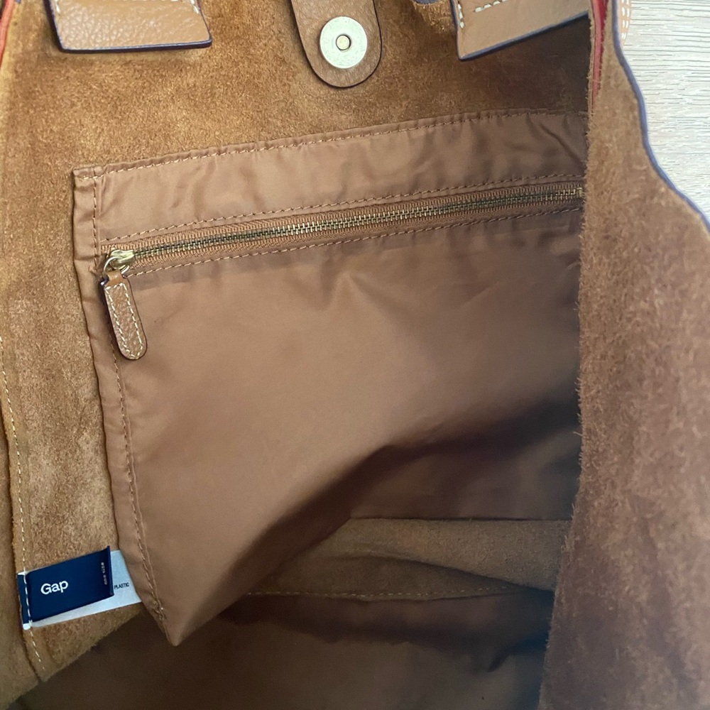 Cute Super Soft Gap Bag With A Pop Of Color On Th… - image 3